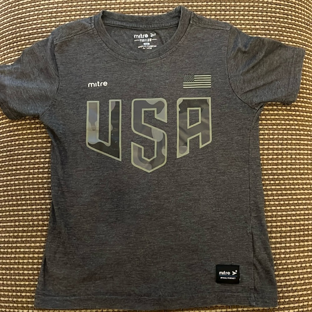 5 for $10 mitre graphic tee size small
